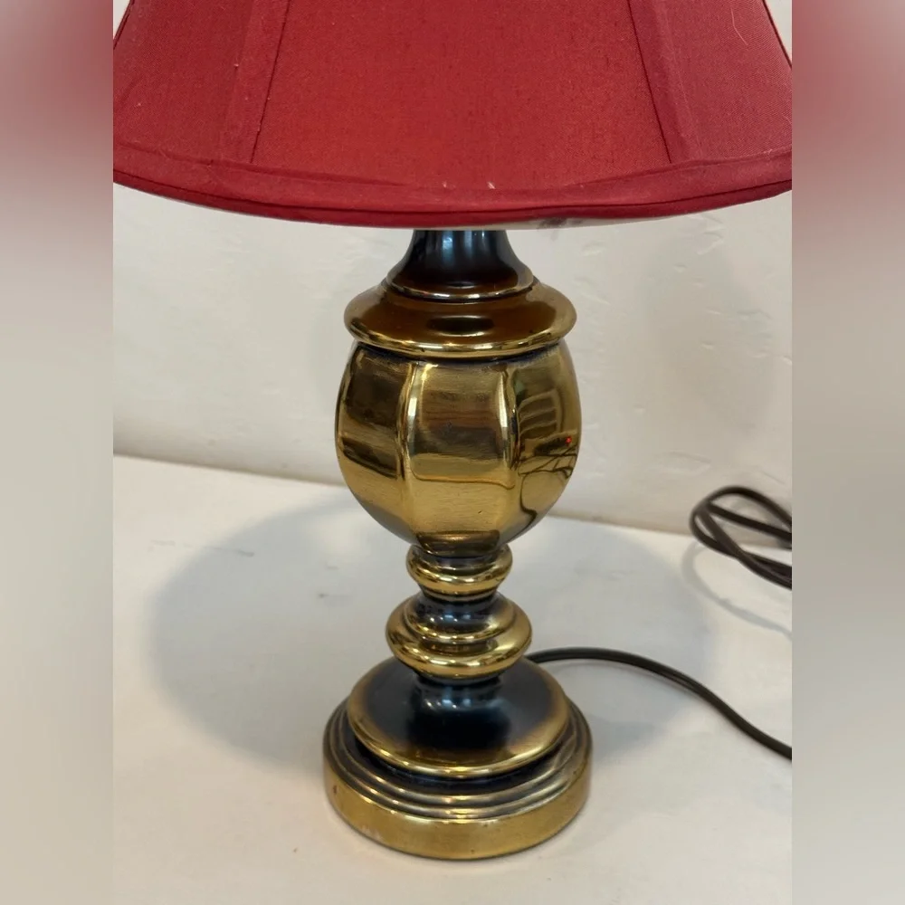 Vintage Leviton 16”Gold Brass Table Lamp W/Red‎ Shade Mid Century Modern Accent